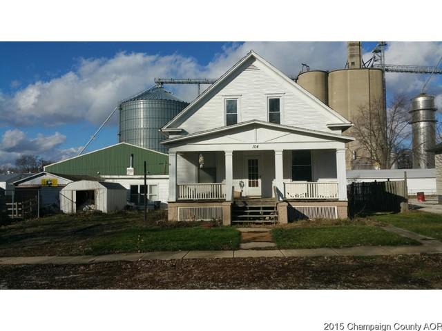 104 W 2nd St, Sadorus, IL 61872