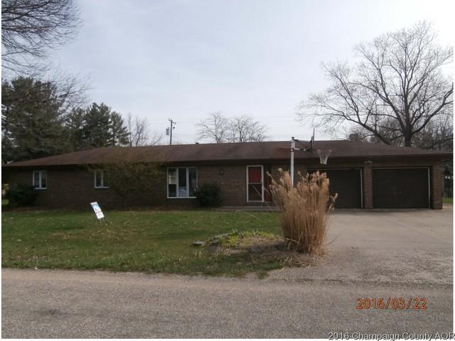 412 Cedar Dr, Charleston, IL 61920