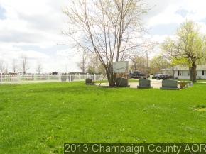 East Park St, Arthur, IL 61911