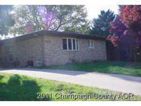 909 E Burkwood Dr, Urbana, IL 61801