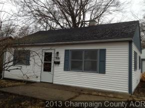 916 Fairlawn Dr., Urbana, IL 61801