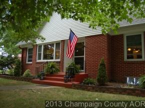 303 S Walnut St., Mahomet, IL 61853
