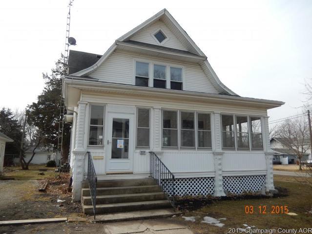 205 E Logan St, Arthur, IL 61911