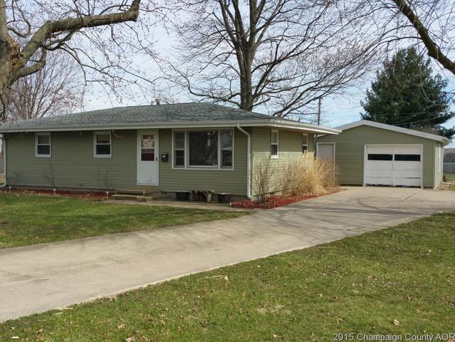 105 Matteson Dr, Villa Grove, IL 61956