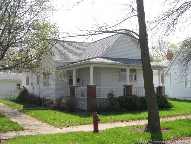 11 N Richman St, Villa Grove, IL 61956