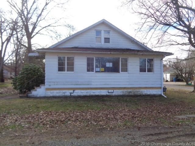 322 W 4th St, Benton, IL 62812