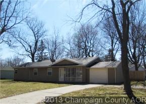 1211 Hollycrest Dr, Champaign, IL 61821