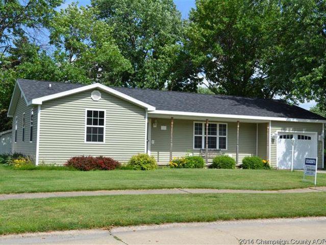 104 Rhine Blvd, Arthur, IL 61911