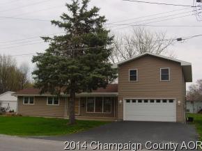 9 Henson Rd, Villa Grove, IL 61956