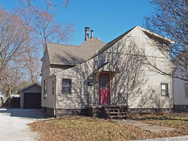 107 S Richman St, Villa Grove, IL 61956