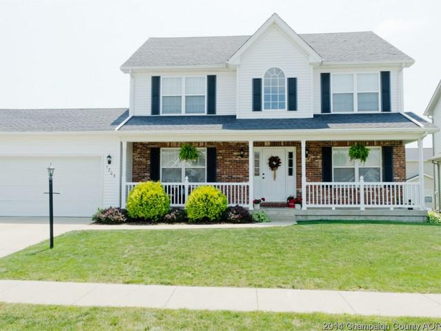 1703 Hunters Ridge Ct, Mahomet, IL 61853