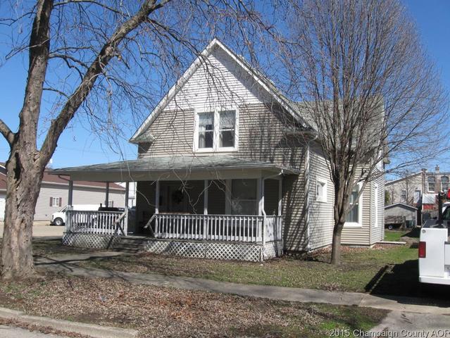 1 S Oak St, Villa Grove, IL 61956