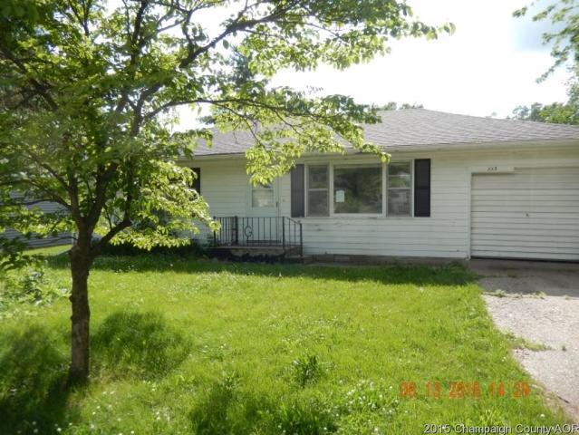 223 S Elm St, Arthur, IL 61911