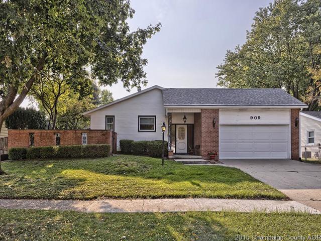 909 Hollycrest Dr, Champaign, IL 61821