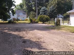 207 School St, Royal, IL 61871