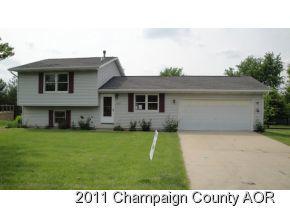 2203 Woodhavens Dr., Bloomington, IL 61701
