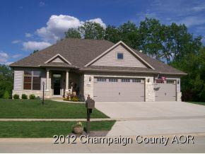 402 S Fox Run, Mahomet, IL 61853