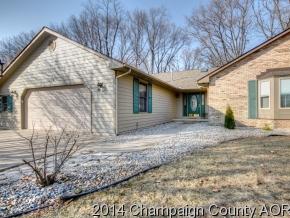 108 Woodcreek Ct, Mahomet, IL 61853
