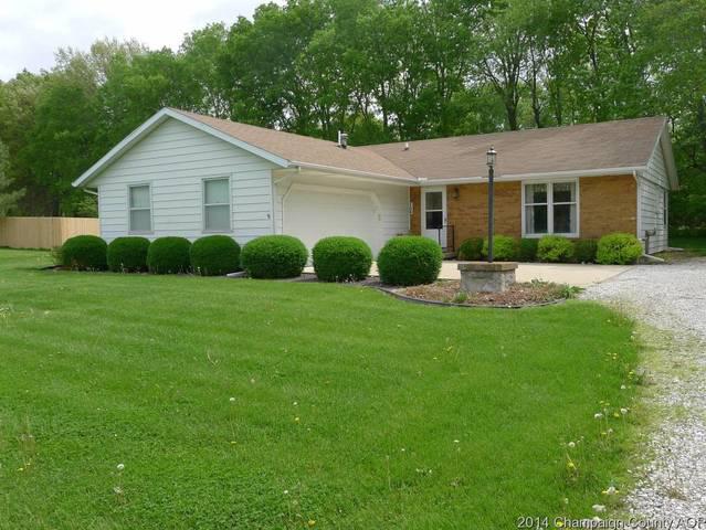 108 Richard Dr, Mahomet, IL 61853