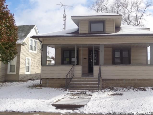 3 N Oak St, Villa Grove, IL 61956