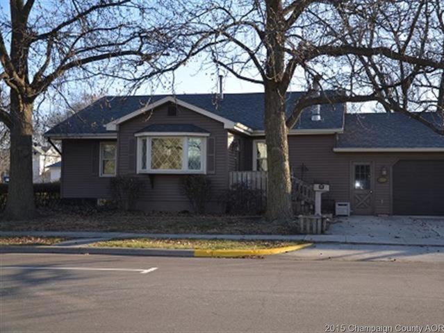 222 S Hickory St, Arthur, IL 61911