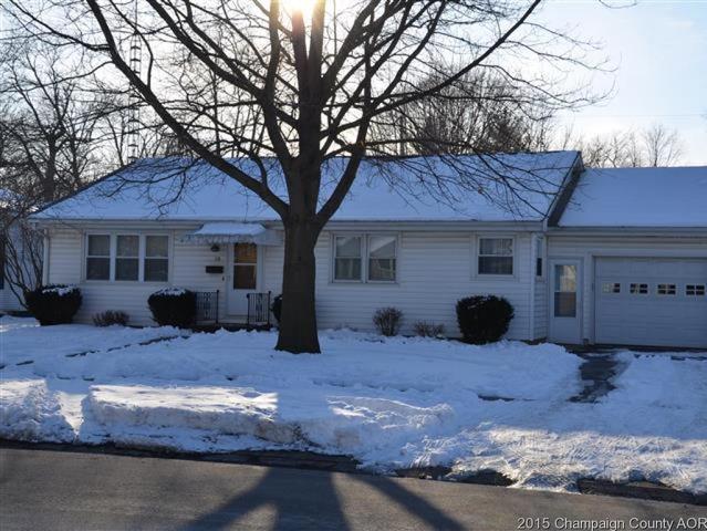 119 S Pine St, Arthur, IL 61911