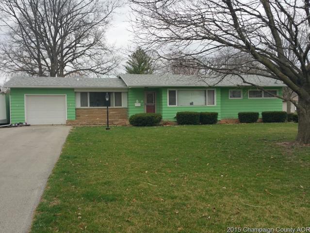 8 N Henson Rd, Villa Grove, IL 61956
