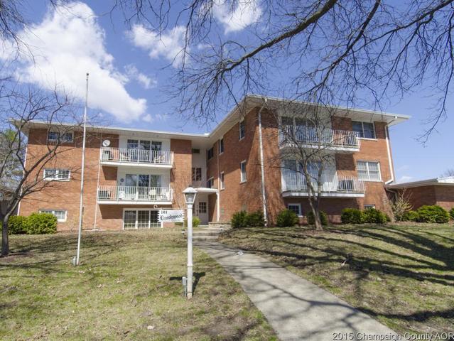 910 Lincolnshire Dr #301, Champaign, IL 61821