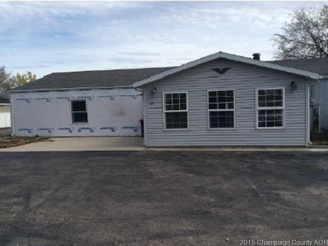 111 S 4th St, Wapella, IL 61777