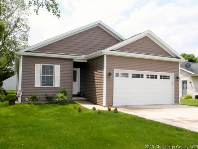 207 E School St, Royal, IL 61871