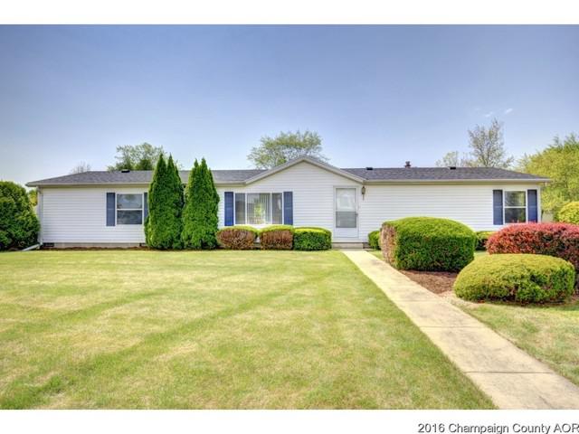 2301 E Pheasant Ridge Rd, Mahomet, IL 61853