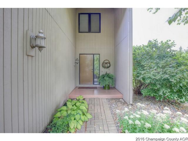 4009 Farmington Dr #B, Champaign, IL 61822