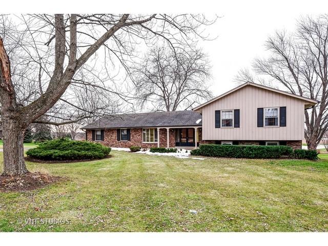 157 Hillcrest Dr., Barrington, IL 60010