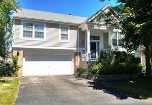 1570 Portsmouth Ct., Grayslake, IL 60030
