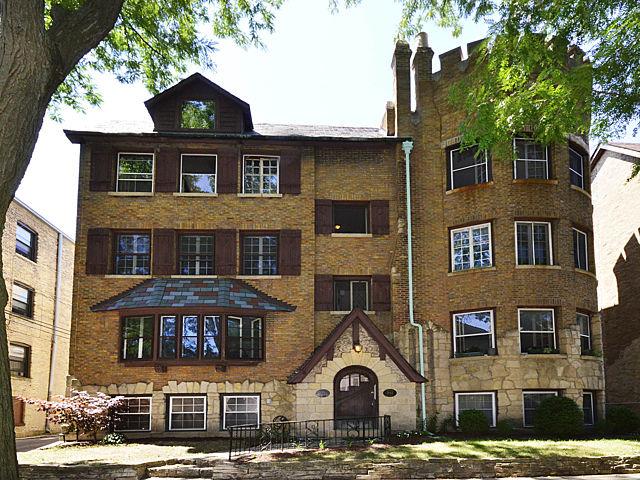 7440 N Hoyne Ave. #2S, Chicago, IL 60645