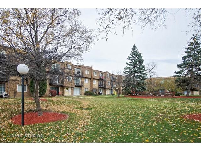 9420 Bay Colony Dr. #3E, Des Plaines, IL 60016