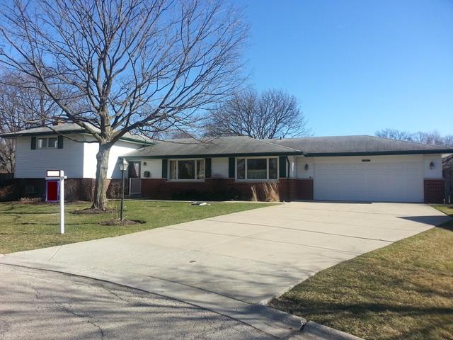 3009 Peachgate Ln., Glenview, IL 60026