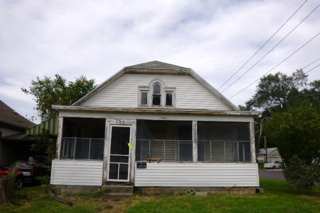 233 Herget St., Pekin, IL 61554