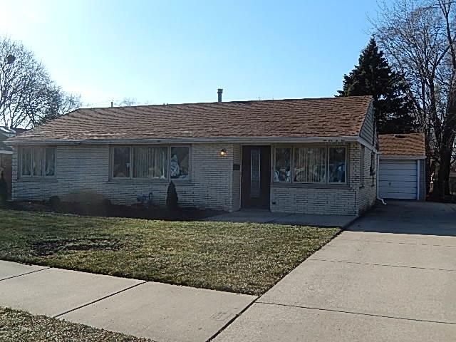 5045 Oak Center Dr., Oak Lawn, IL 60453