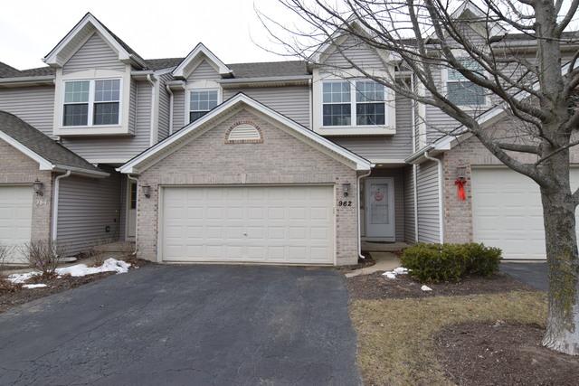 962 Viewpoint Dr., Lake In The Hills, IL 60156