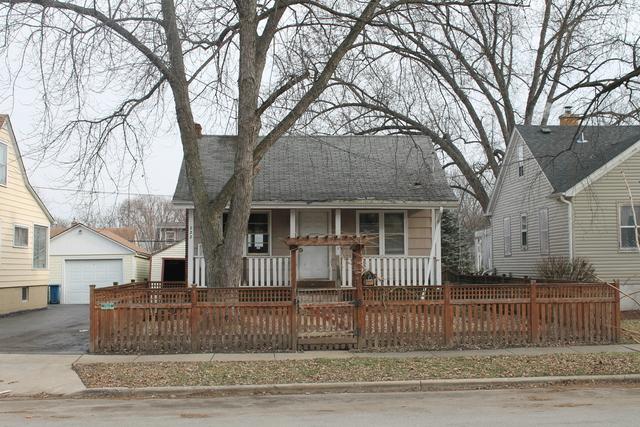 822 Bangs St., Aurora, IL 60505