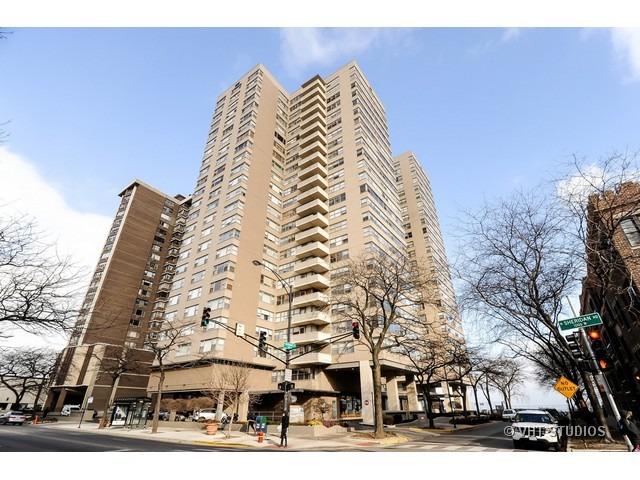 6301 N Sheridan Rd. #8E, Chicago, IL 60660