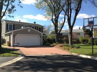 592 Oneida Ct., Carol Stream, IL 60188