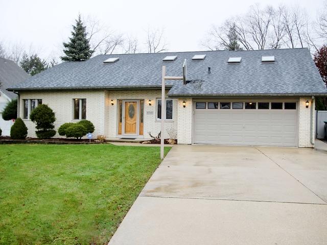 8741 Skyline Dr., Burr Ridge, IL 60527
