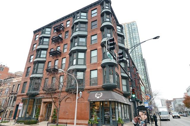 104 W Oak St. #2E, Chicago, IL 60610