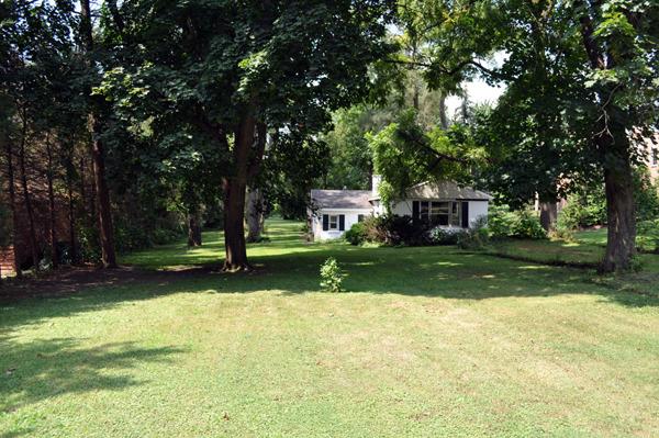 6S730 Garfield Ave., Burr Ridge, IL 60527