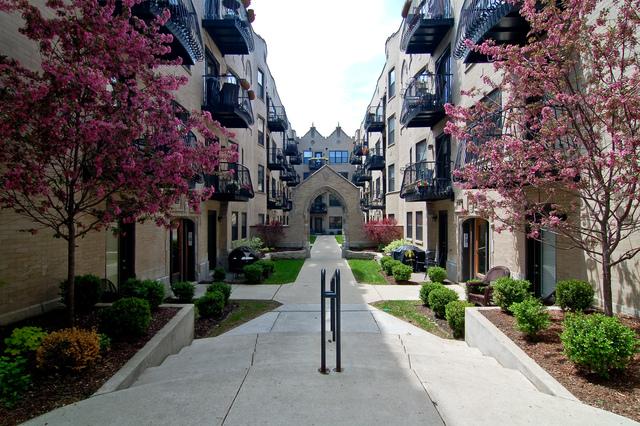 4436 N Damen Ave. #4W, Chicago, IL 60625