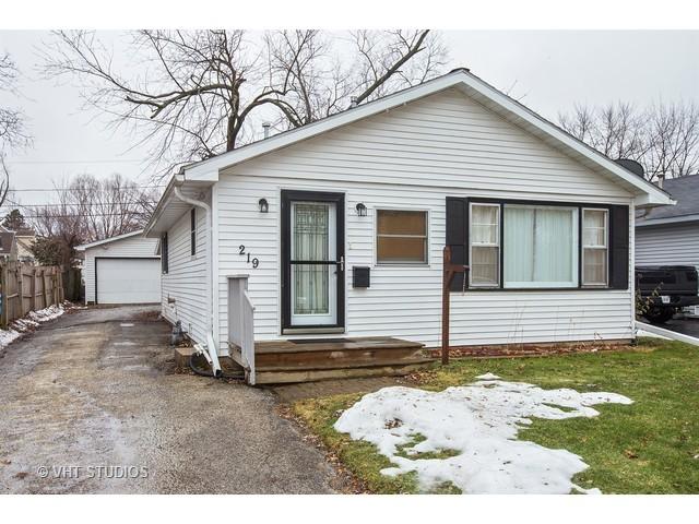 219 E Willow Dr., Round Lake Park, IL 60073