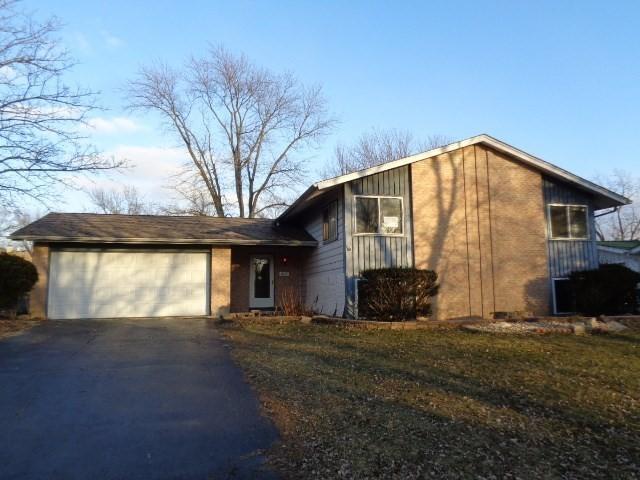6121 Jackson Ct., Woodridge, IL 60517