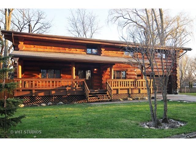 4185 Eastwood Pl., Park City, IL 60085